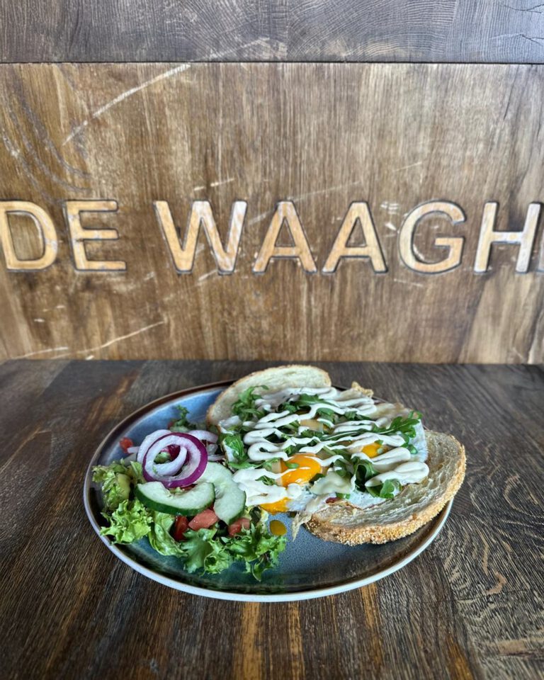 Instagram post from restaurant.de.waagh. This post is in position 1.