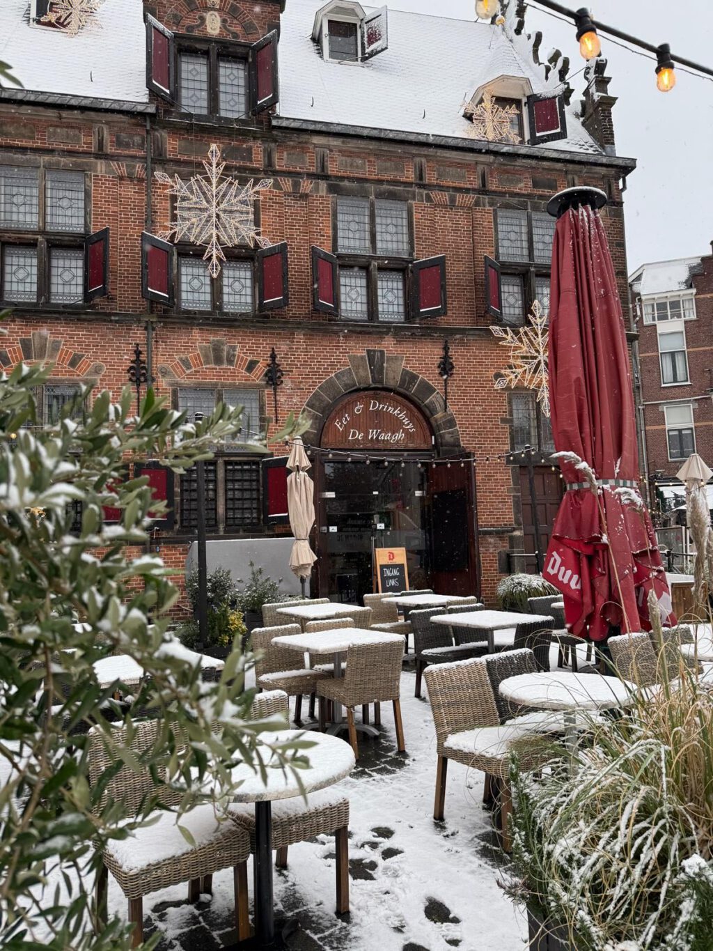 Instagram post from restaurant.de.waagh. This post is in position 1.