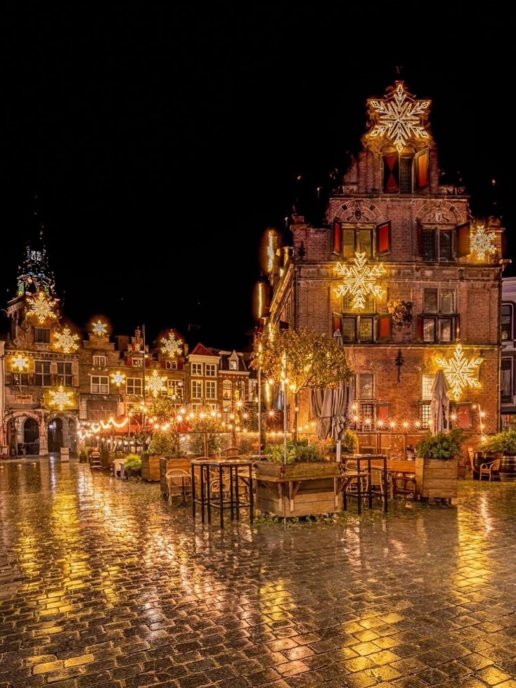 Instagram post from restaurant.de.waagh. This post is in position 0.