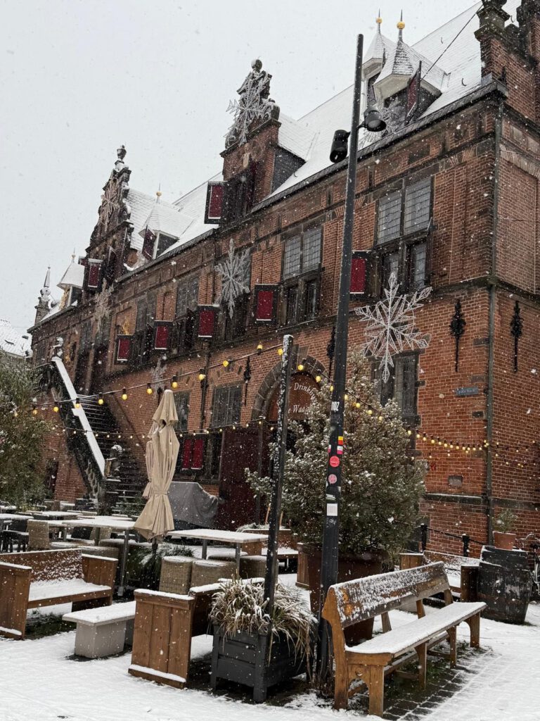 Instagram post from restaurant.de.waagh. This post is in position 2.