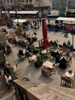 Instagram post from restaurant.de.waagh. This post is in position 1.