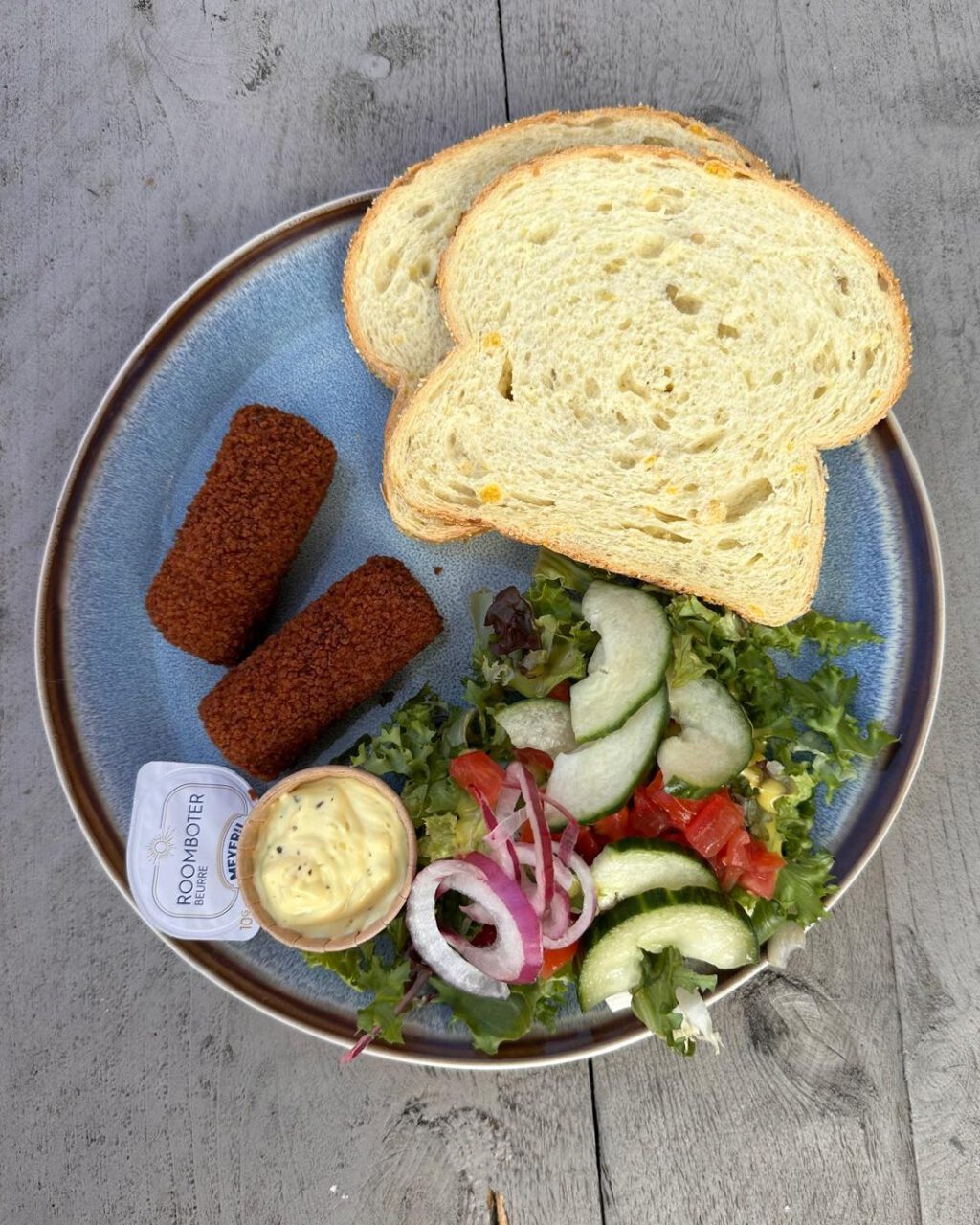 Instagram post from restaurant.de.waagh. This post is in position 2.