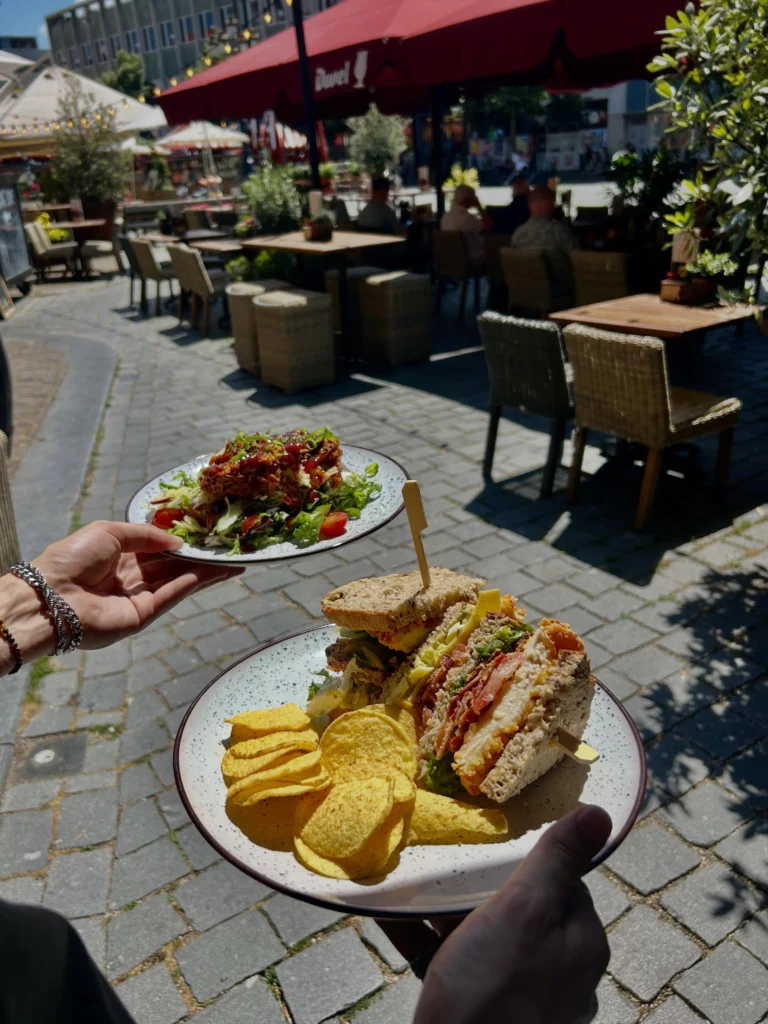 Instagram post from restaurant.de.waagh. This post is in position 0.